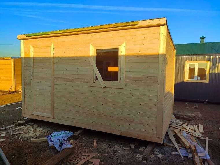 Бытовка деревянная 4 × 2,30 м