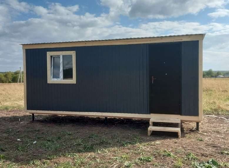 Бытовка деревянная 6 × 2,30 м
