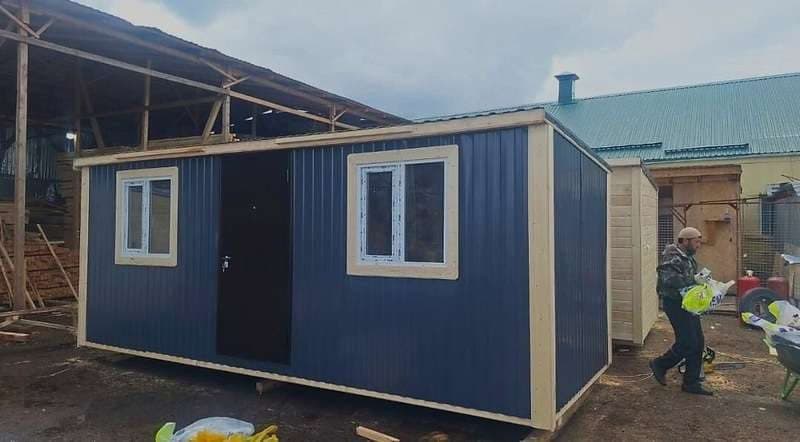 Бытовка деревянная 6 × 2,30 м