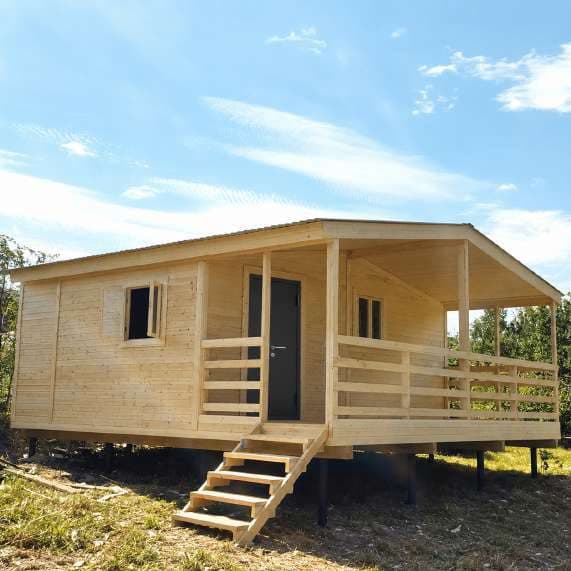 Дачный домик 6 × 5 м с террасой 6 × 2 м